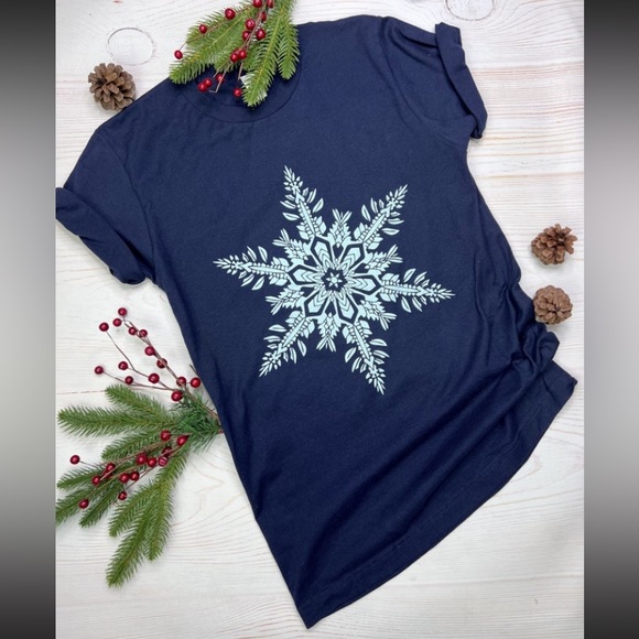 NWT Snowy Snowflake Navy Tee - Picture 2 of 5